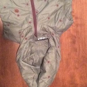 Maloja green vest w/red stars